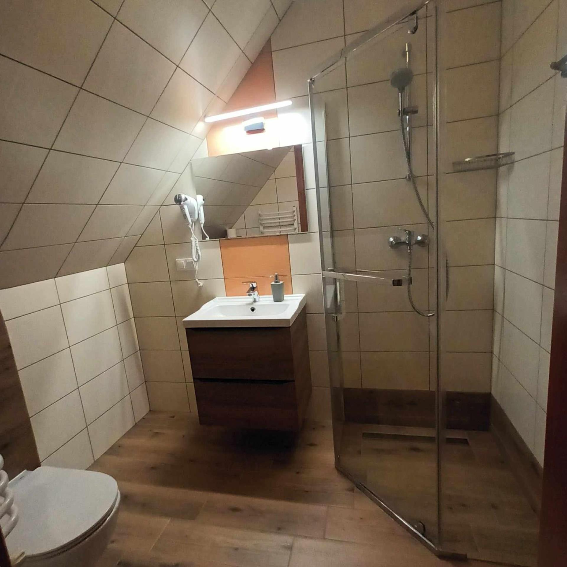 Pokoje Z Aneksami Kuchennymi U Wiktorii Sromowce Niżne Esterno foto